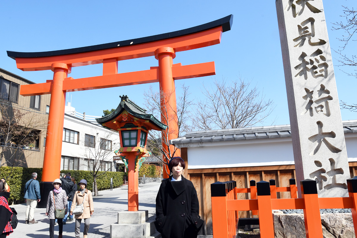 待ち合わせ場所は『伏見稲荷大社』。日本全国にあるお稲荷さんの総本宮だそうです